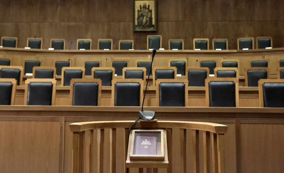 Греция: ЕСПЧ берёт дело о слежке за Андрулакисом под особый контроль