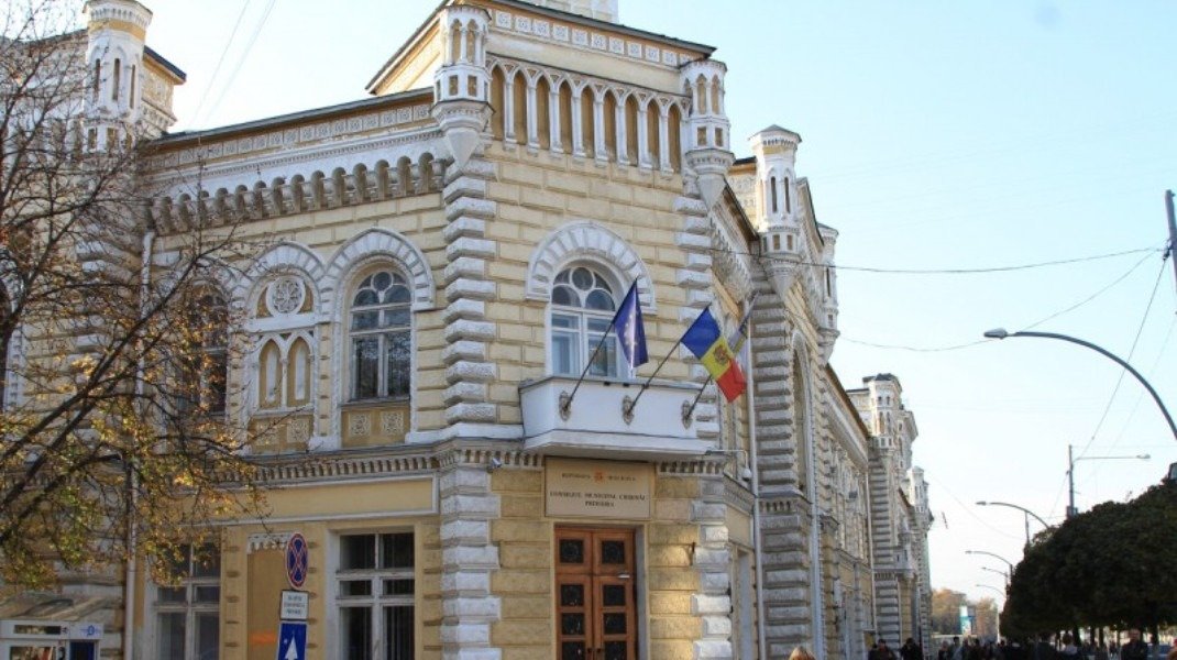 Здание примэрии Кишинёва, где было принято решение о проведении субботника вместо уроков