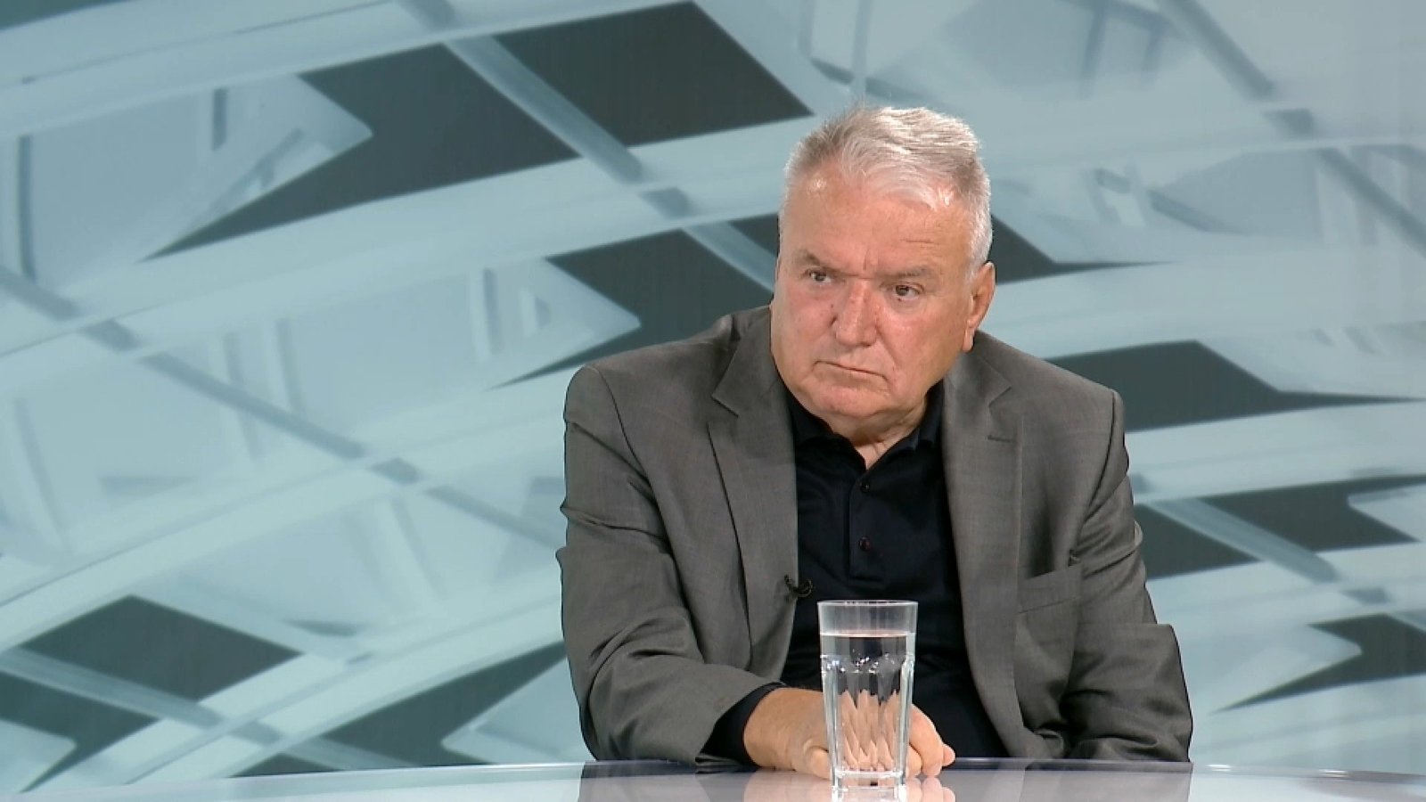 Бывший сербский дипломат Сречко Джукич в телеинтервью