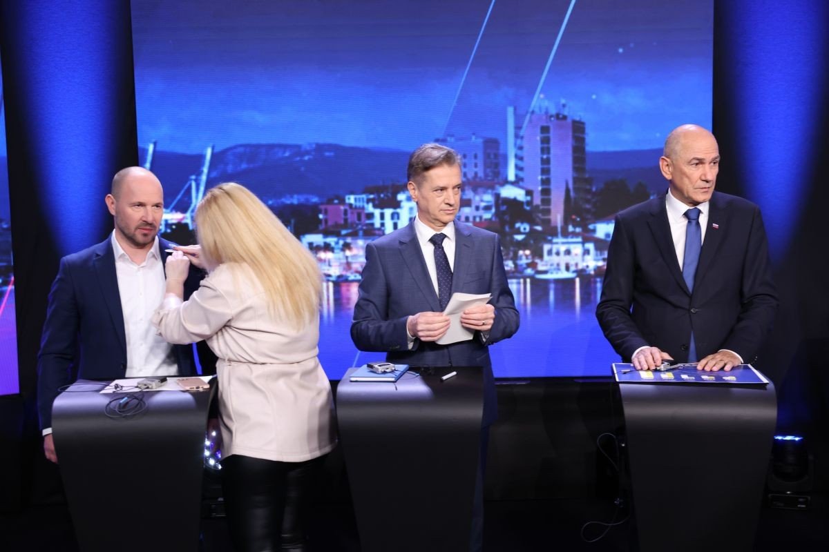 Предвыборные дебаты «Slovenija Odloča 2026» на POP TV с лидерами партий за трибунами. Фото: POP TV
