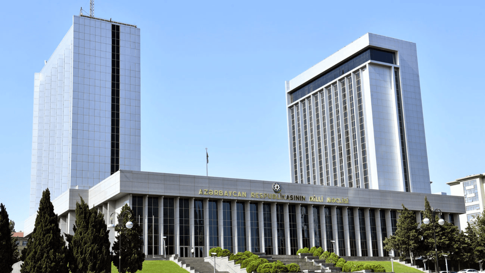 Здание Милли Меджлиса (парламента) Азербайджана в Баку