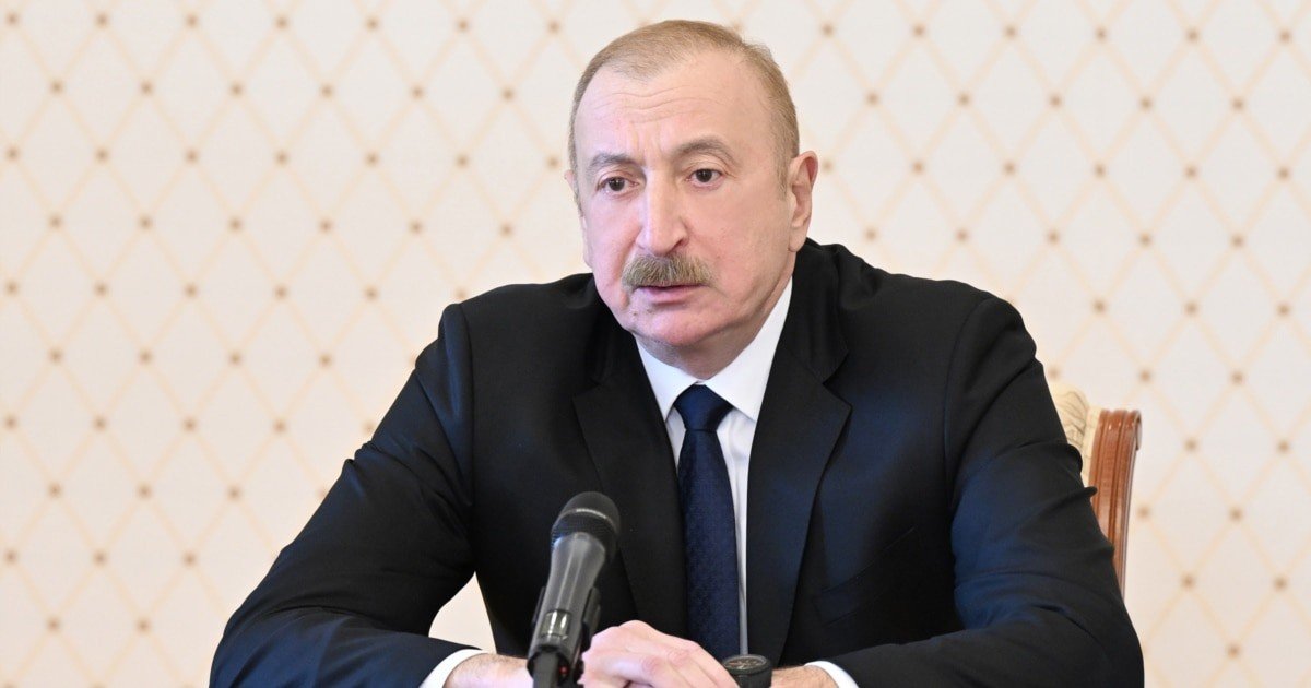 Президент Азербайджана Ильхам Алиев выступает с заявлением о ситуации вокруг конфликта в Иране