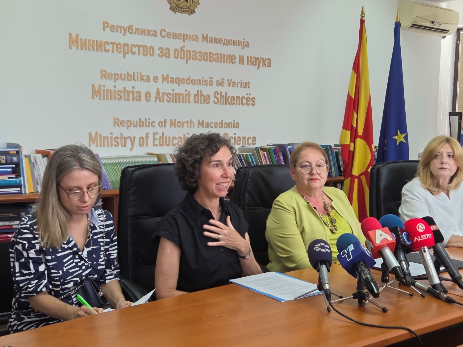 Пресс-конференция в Министерстве образования и науки Северной Македонии о новой методологии финансирования школьного образования
