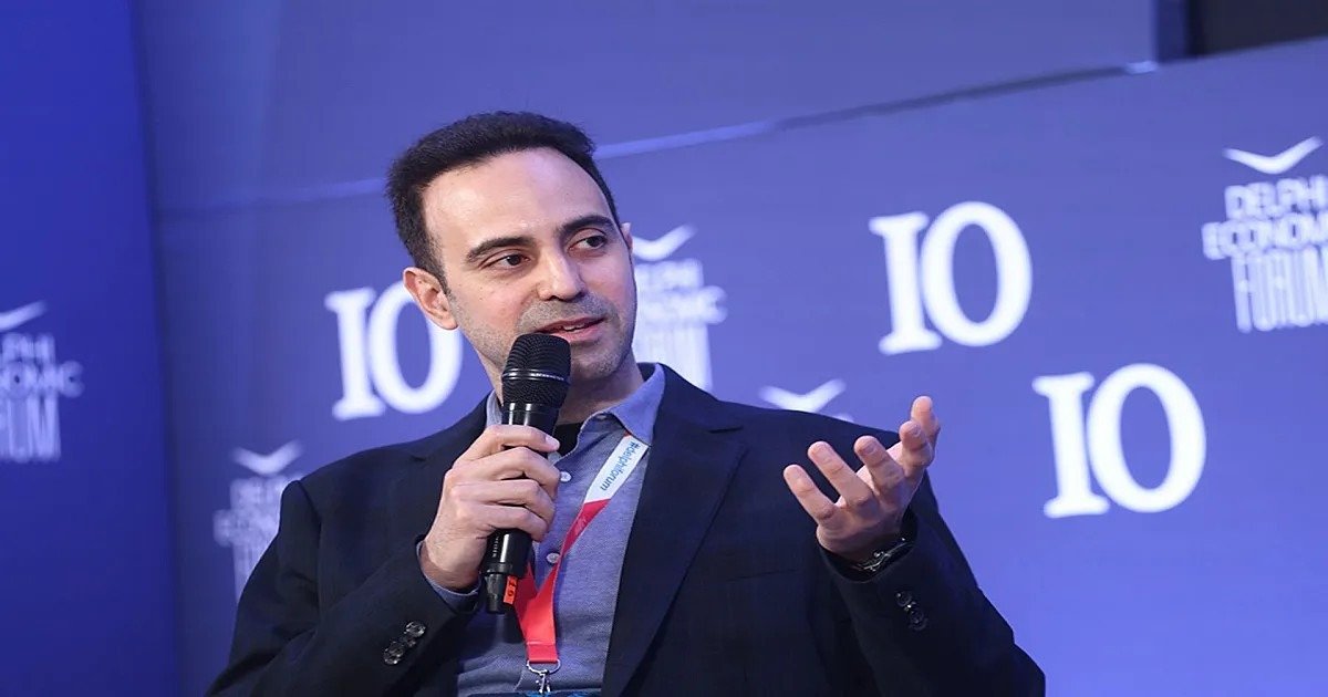 Адрианос Големис выступает на Дельфийском экономическом форуме с докладом о космических исследованиях