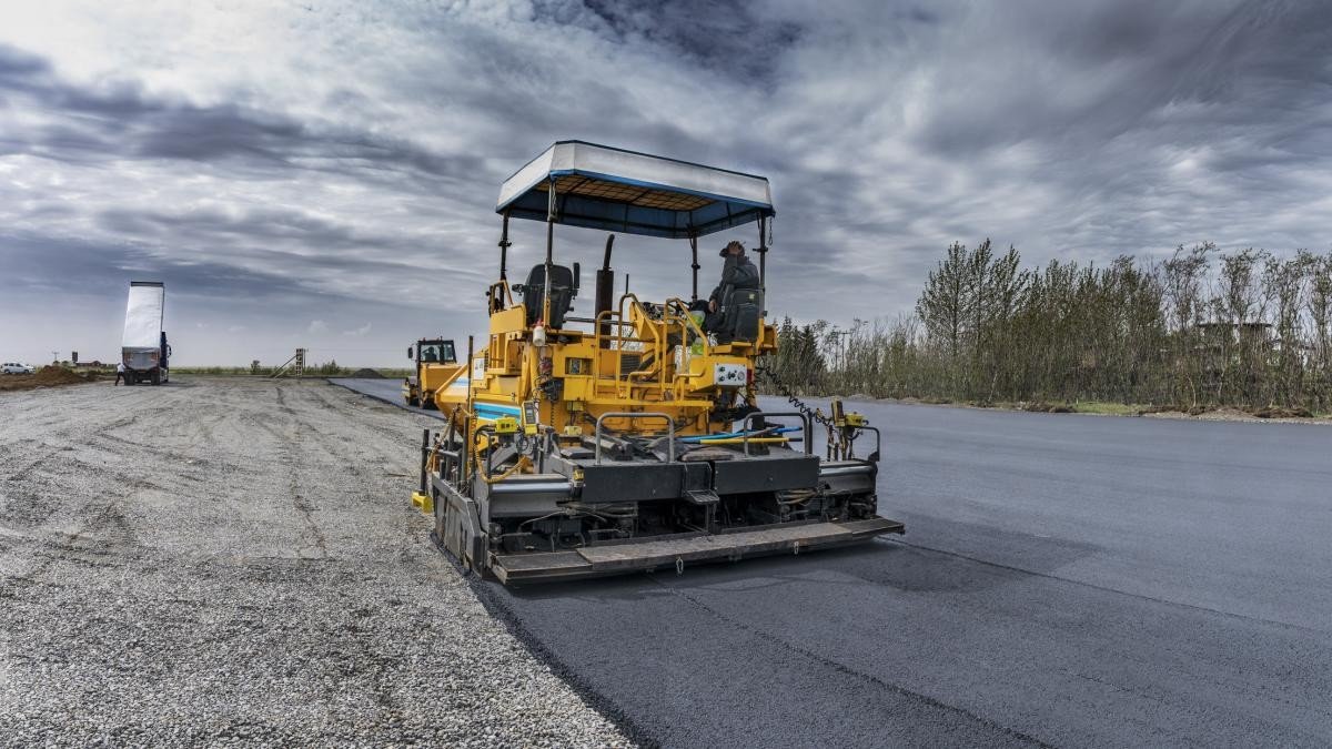 Асфальтоукладочная техника на строительстве нового дорожного участка