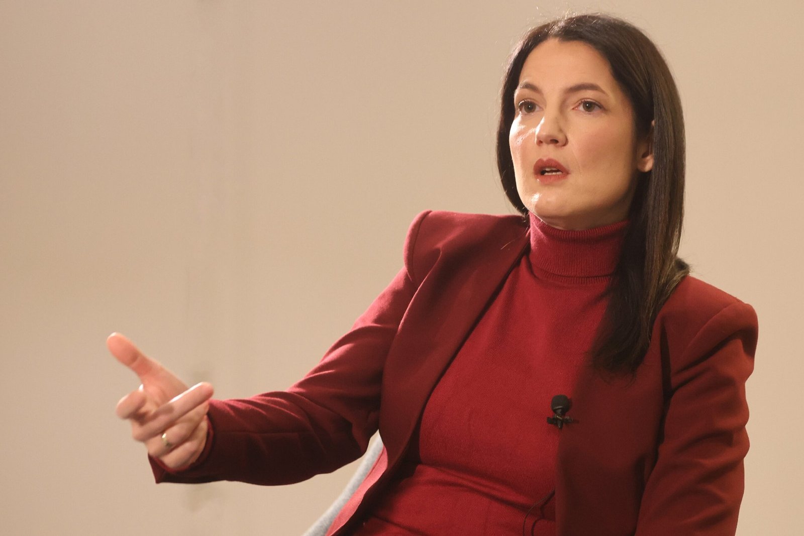 Елена Тривич, лидер оппозиционного движения «Народный фронт», раскритиковавшая отставку Минича