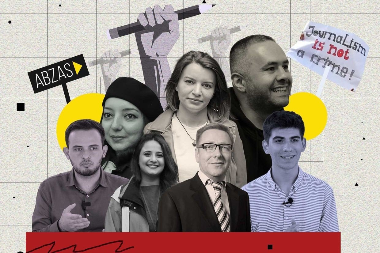 Коллаж задержанных журналистов издания Abzas Media с плакатом «Журналистика — не преступление!», символизирующий проблемы свободы прессы в Азербайджане