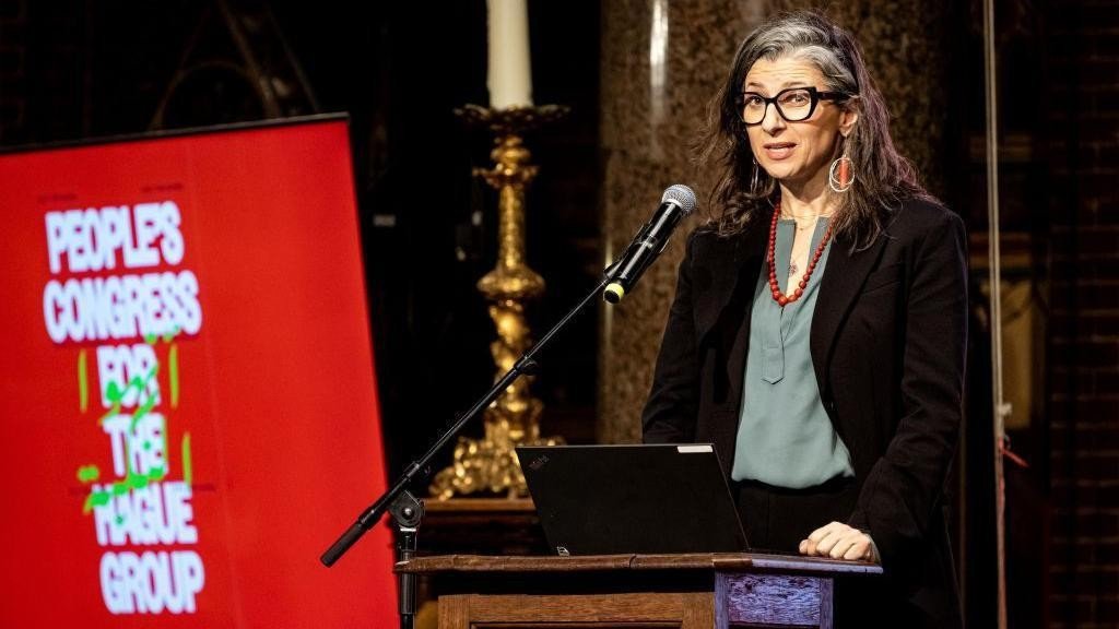 Спецдокладчик ООН Франческа Альбанезе выступает на конференции