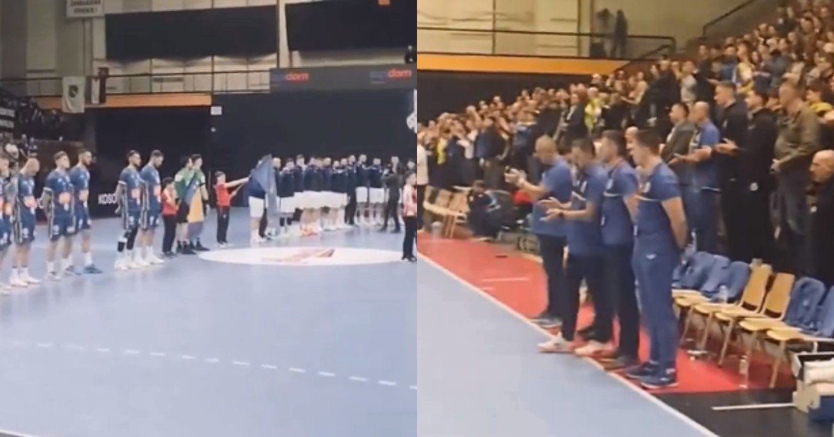 Построение команд перед матчем и боснийские болельщики аплодируют во время исполнения гимна Косово на квалификационной игре