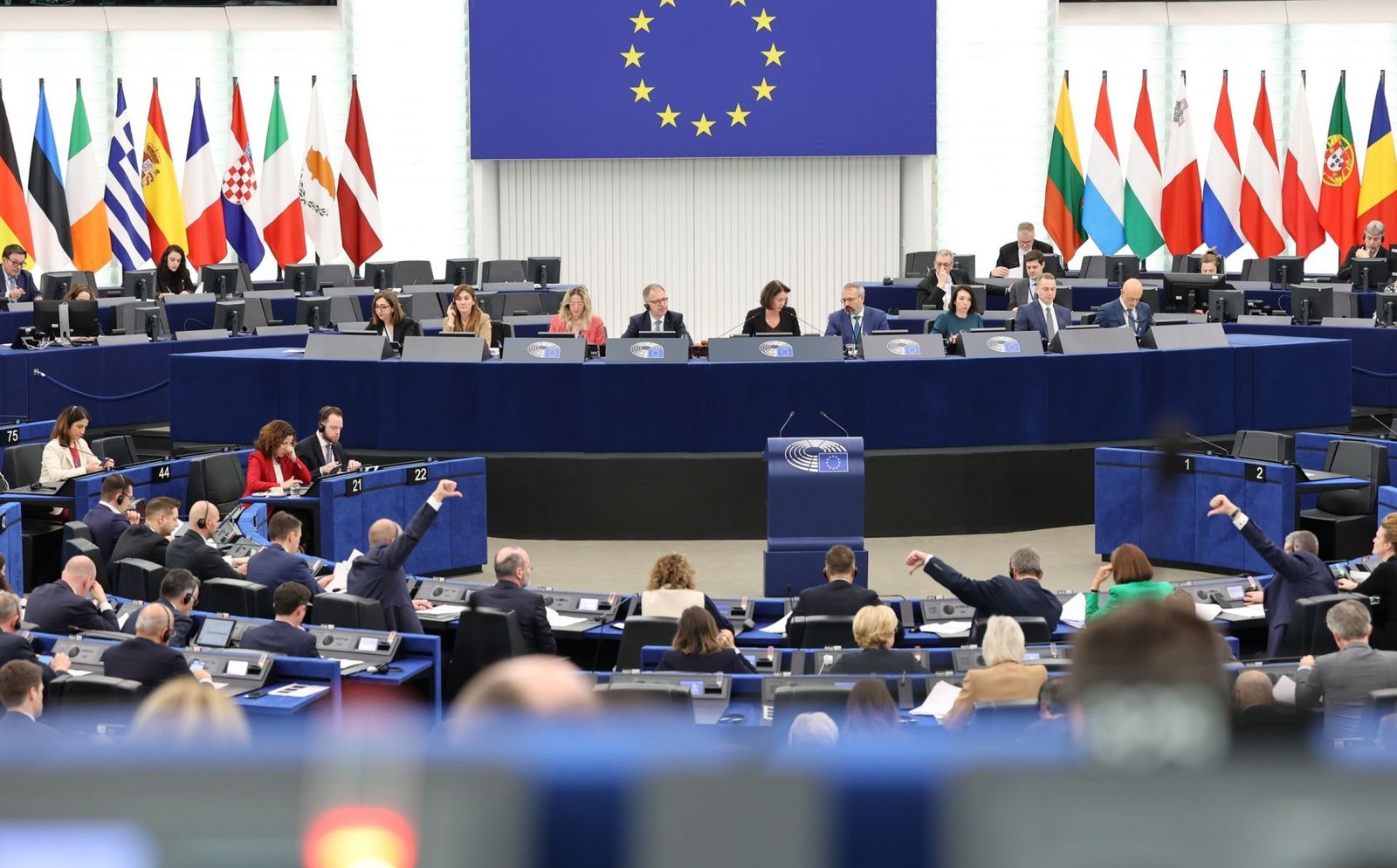 Пленарное заседание Европейского парламента в Страсбурге, депутаты голосуют за резолюцию об ускорении открытия переговорных кластеров с Молдовой и Украиной