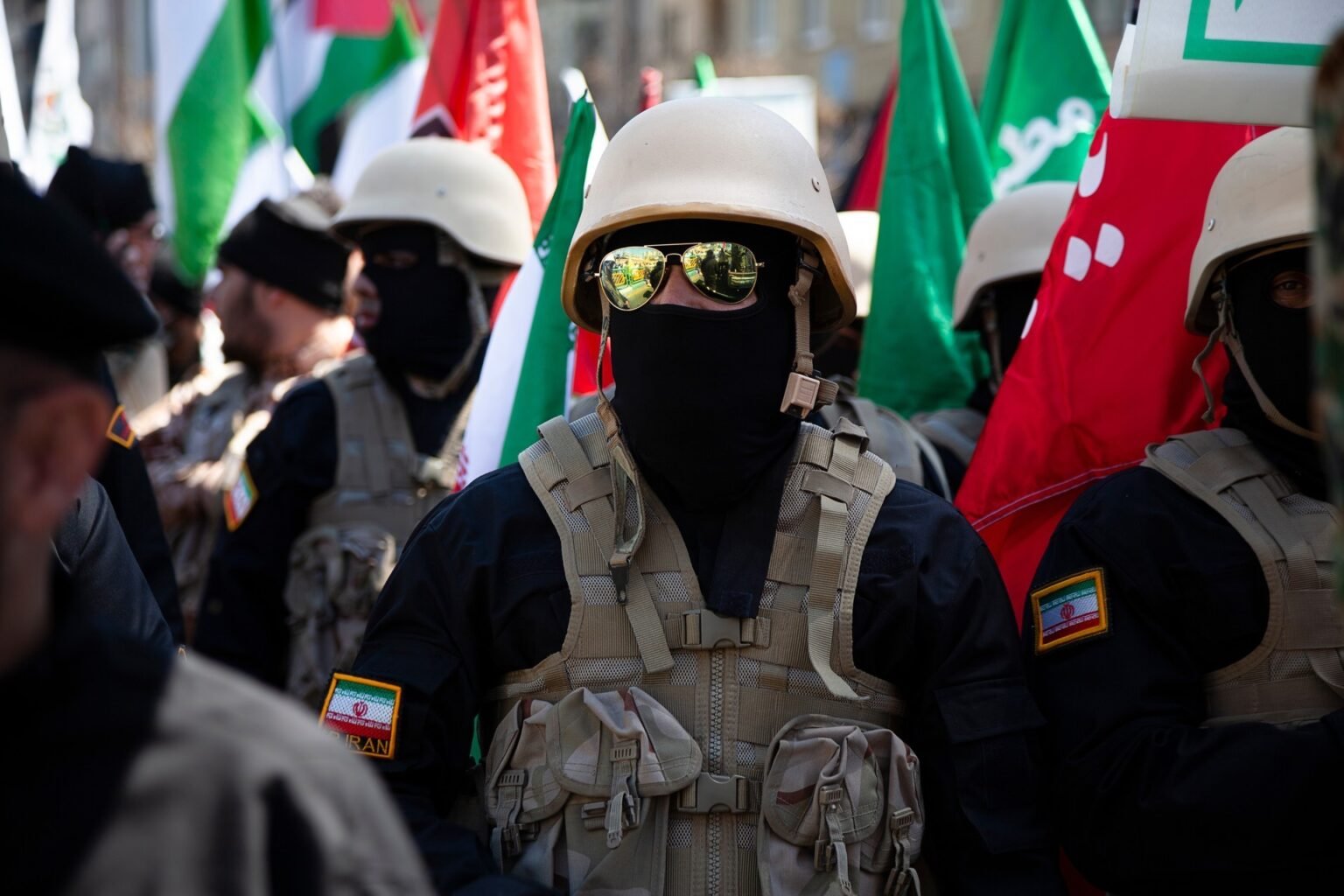 Бойцы Корпуса стражей исламской революции (КСИР) на параде в Иране