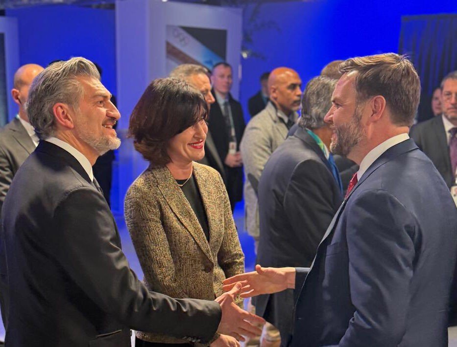 Грузия добивается перезагрузки с США — Вашингтон выжидает Михаил Кавелашвили общается с участниками международного мероприятия