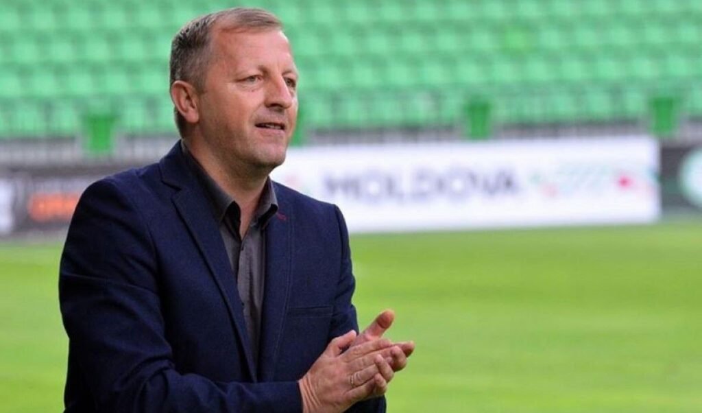 Молдова уступила Литве 0:2 в товарищеском матче в Кишинёве Главный тренер сборной Молдовы Лилиан Попеску на стадионе перед матчем