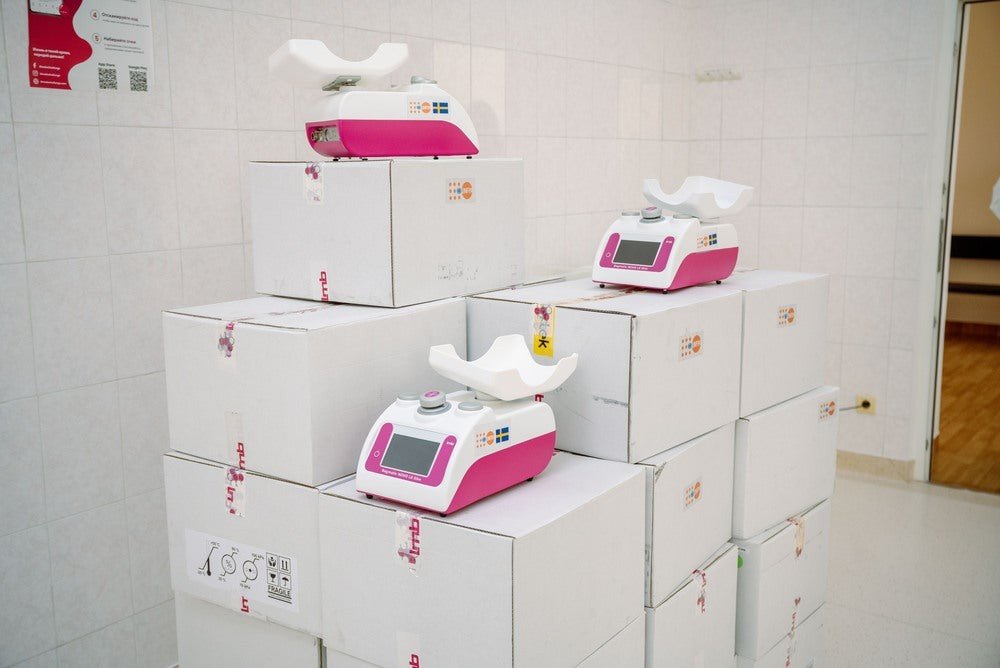 Новое медицинское оборудование для обработки крови, поставленное в Национальный центр трансфузии крови Молдовы при поддержке ЮНФПА