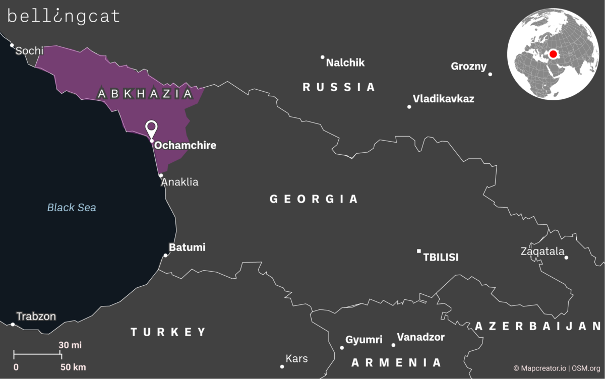 Карта с расположением Очамчиры в оккупированной Абхазии на побережье Чёрного моря с обозначением Грузии, России, Турции, Армении и Азербайджана