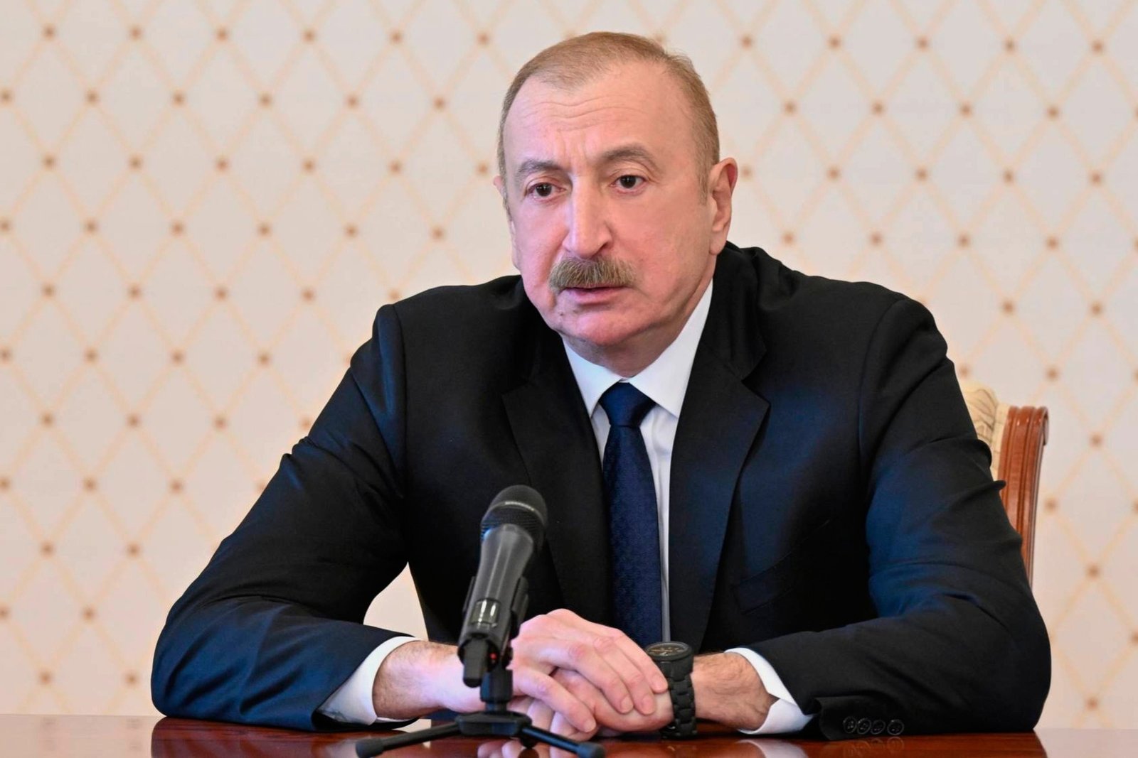 Президент Азербайджана Ильхам Алиев на официальной встрече