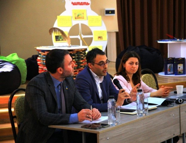 Представители Минобразования Молдовы на пресс-конференции, посвящённой презентации плана продвижения украинского языка