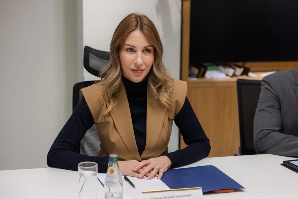 Minister Dubravka Djędović-Handanović portrait in office setting, professional composition. Фото: n1info.rs