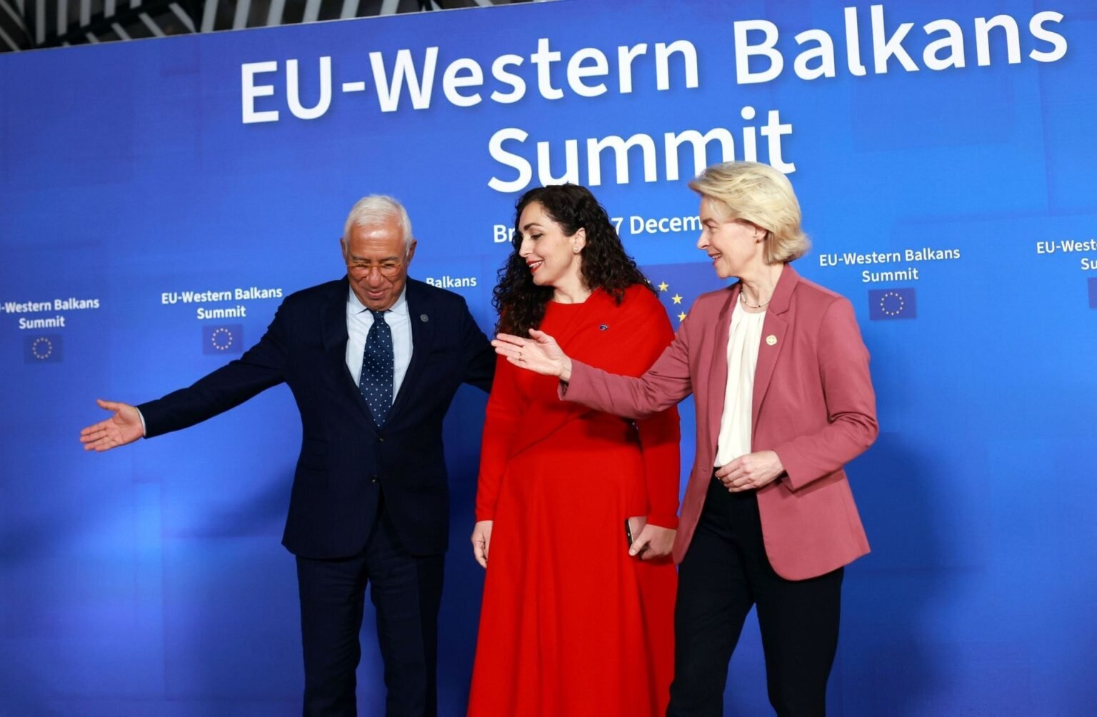 Вьоса Османи, Антониу Кошта и Урсула фон дер Ляйен на саммите ЕС — Западные Балканы