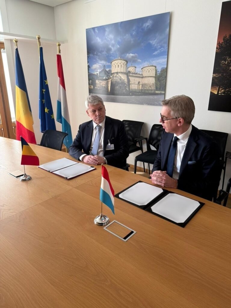 Министр внутренних дел Люксембурга Леон Глоден на встрече с румынским коллегой в рамках подписания соглашения о полицейском сотрудничестве