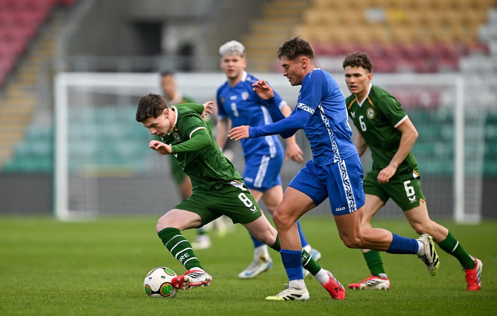 Игровой момент матча Ирландия U21 — Молдова U21 в квалификации Евро-2027