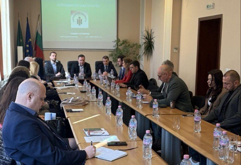 Совещание в Агентстве по занятости с участием представителей туристической отрасли — обсуждение привлечения иностранных работников к летнему сезону