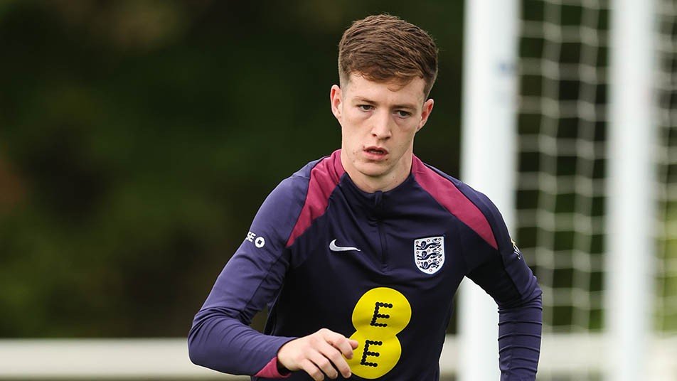 Келлен Фишер на тренировке молодёжной сборной Англии U21