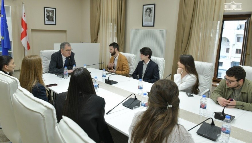 Встреча членов спортивного комитета парламента с участниками рабочей группы