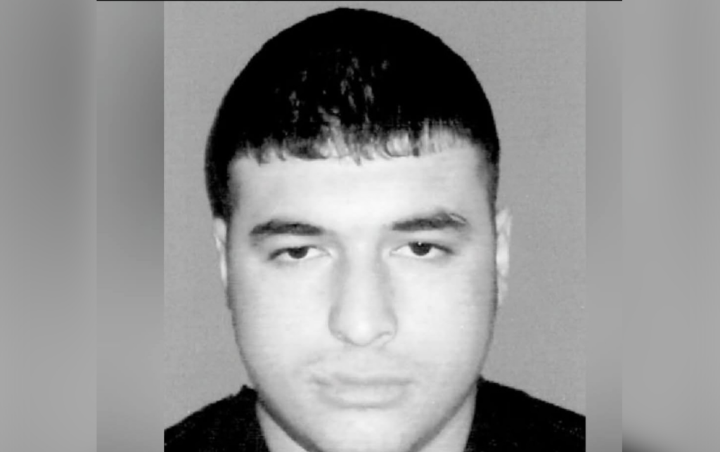 Юный Алескер Гасанзаде — портретное фото из детства