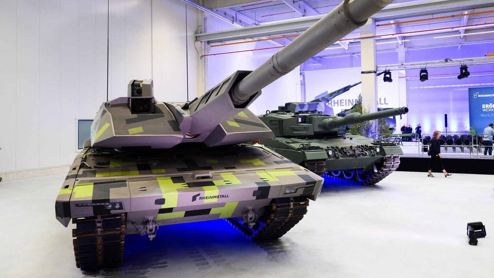 Новейший танк KF51 Panther компании Rheinmetall и Leopard 2 на выставке вооружений