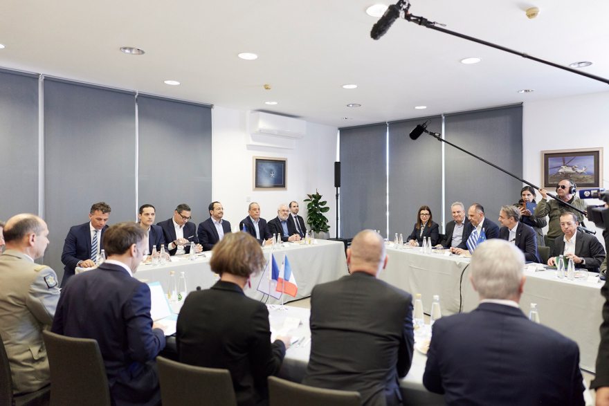 Трёхсторонние переговоры делегаций Франции, Кипра и Греции за круглым столом в Пафосе