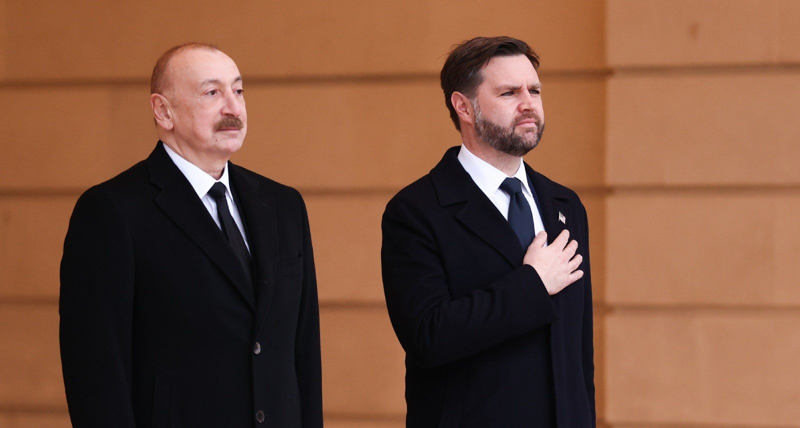Джей Ди Вэнс и Ильхам Алиев на официальном мероприятии