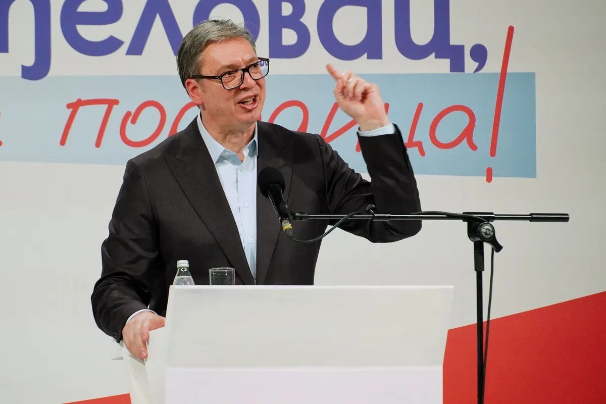 Президент Сербии Александар Вучич выступает на предвыборном мероприятии