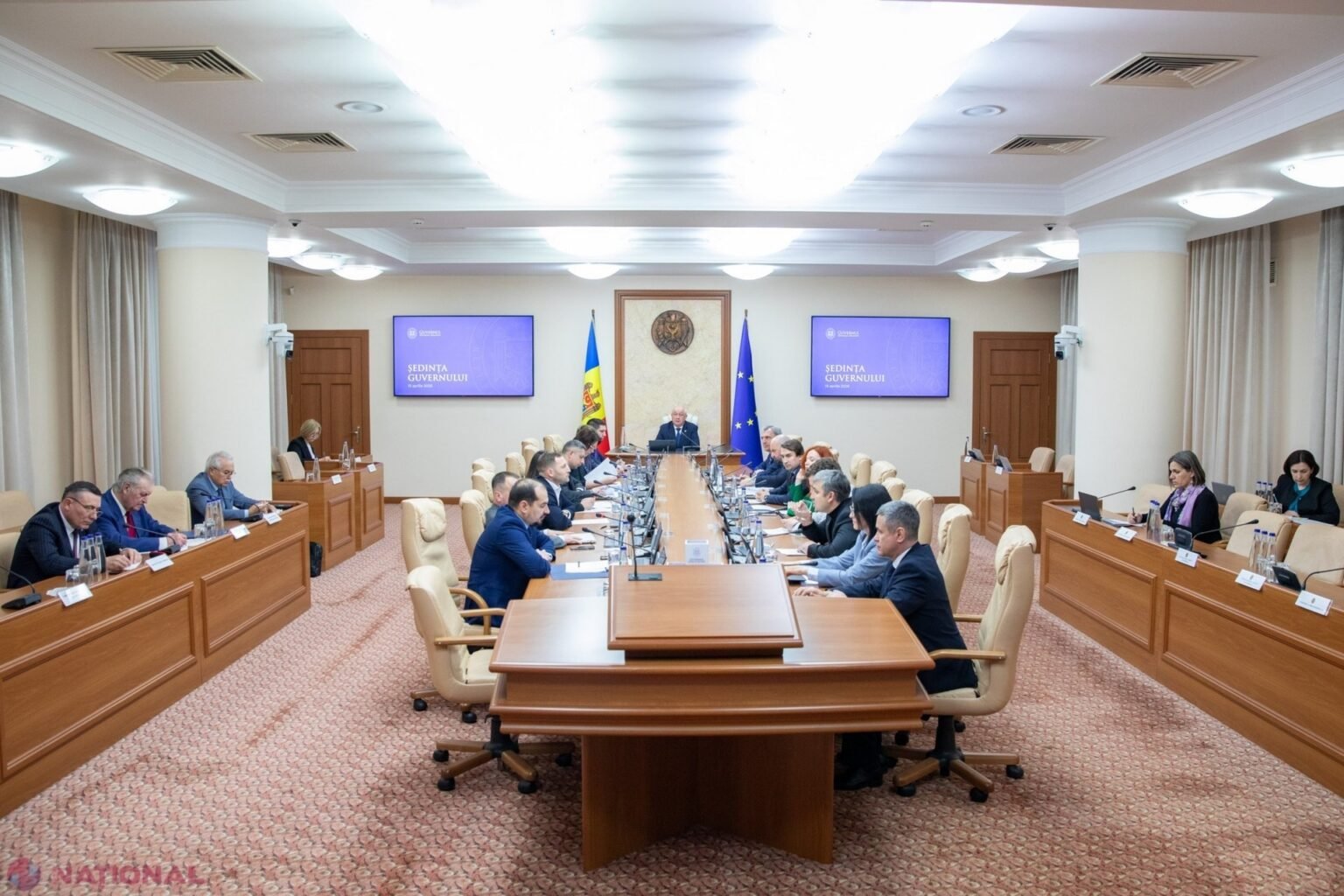 Молдова ужесточает контроль продуктов на границе Заседание правительства Молдовы 15 апреля 2026 года, на котором были утверждены новые правила контроля продуктов животного происхождения на границе