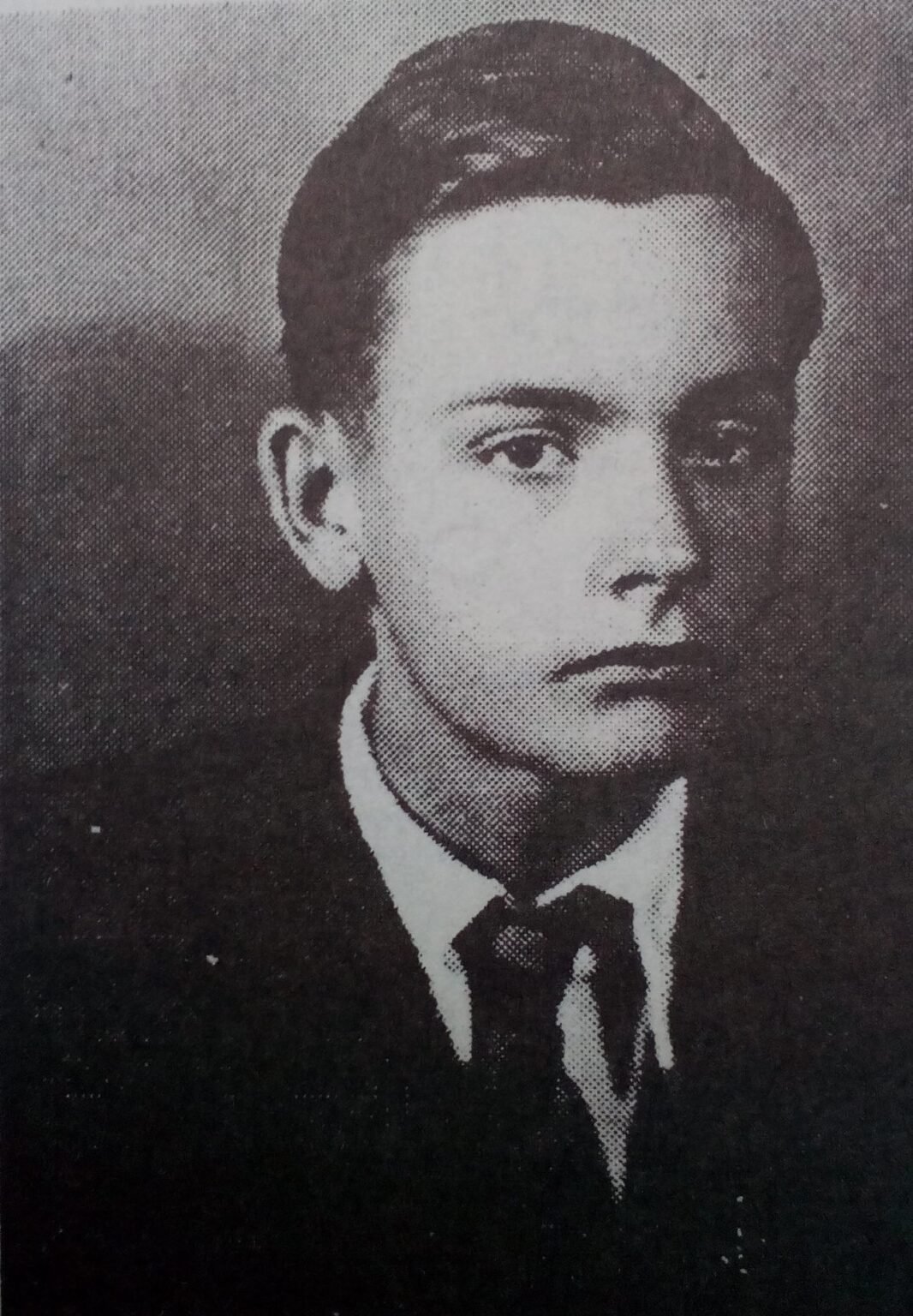 Архивный портрет Ивана Дякова (позывной LZ1ID), одного из пионеров болгарского радиолюбительского движения, 1938 год