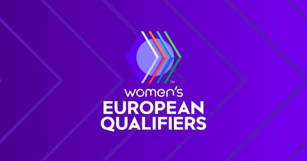 Фирменная графика отборочного турнира женского чемпионата Европы УЕФА — белый логотип Women's European Qualifiers на фиолетовом фоне с шевронами