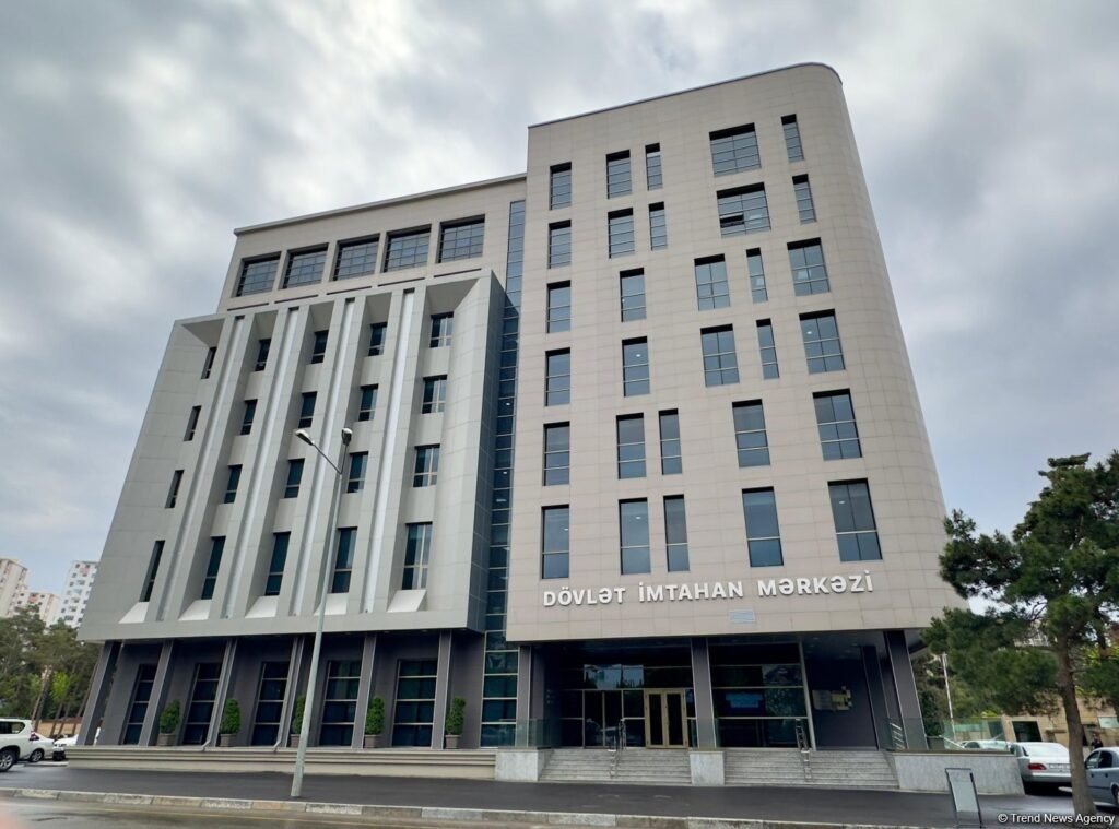Здание Государственного экзаменационного центра Азербайджана (DİM) в Баку, где проходят вступительные экзамены для десятков тысяч абитуриентов