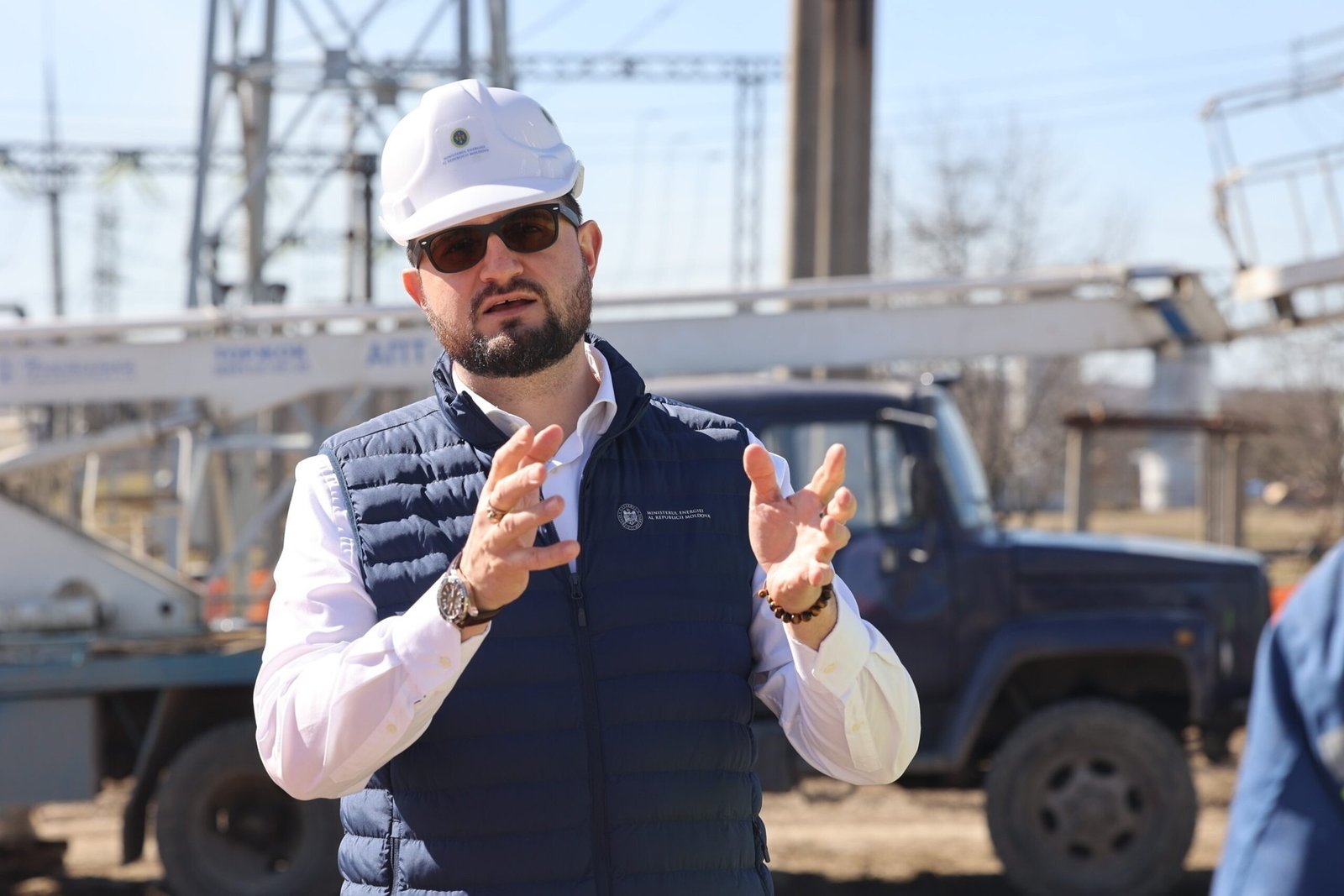 Министр энергетики Молдовы Дорин Жунгиету на строительной площадке электростанции Кишинёв