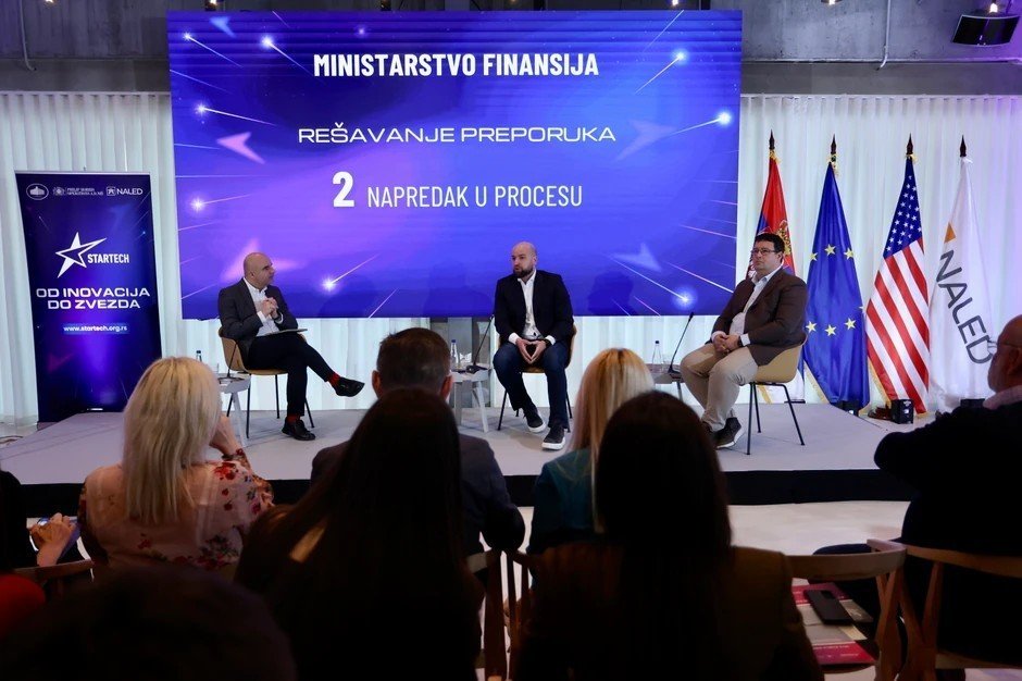 Панельная дискуссия о реализации рекомендаций с участием представителей Министерства финансов Сербии на мероприятии StarTech и NALED