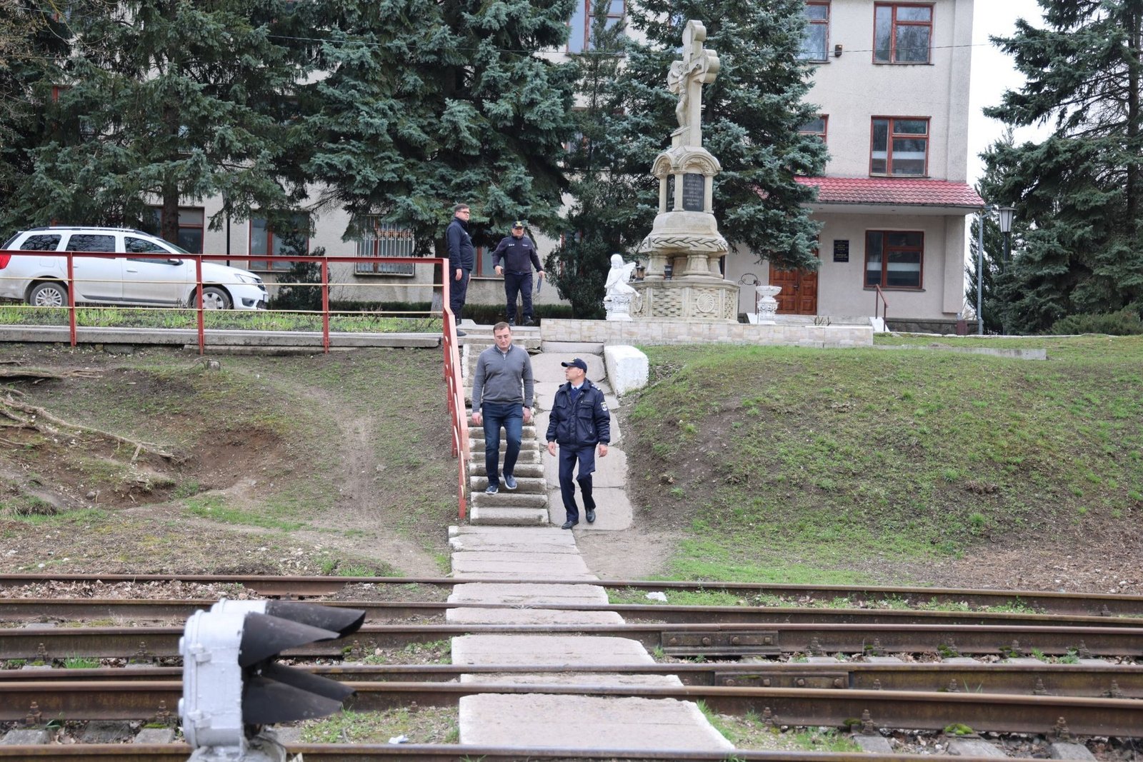 Территория железнодорожного таможенного поста в Окнице, где установлен сканер