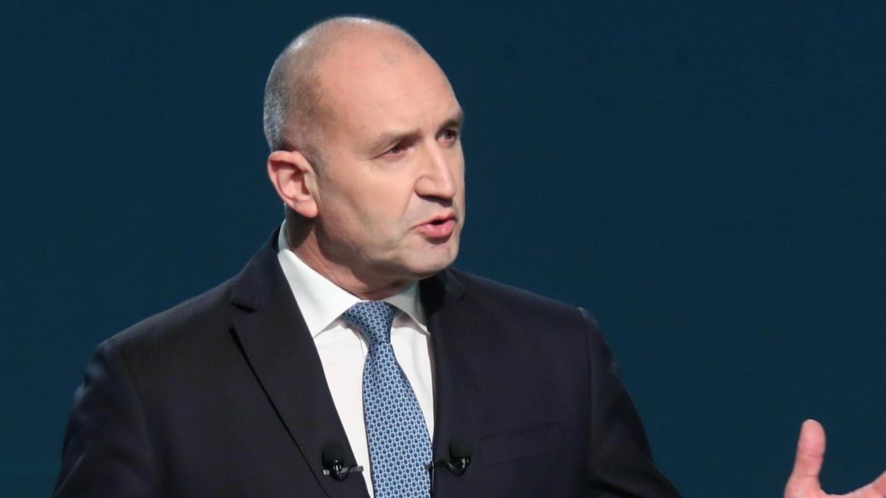 Президент Болгарии Румен Радев выступает с заявлением — он назвал Михаила Белчева «одним из духовных столпов» страны
