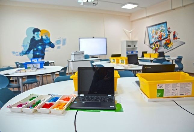 Оборудование нового STEM-кабинета ОУ «Васил Левски» во Варне