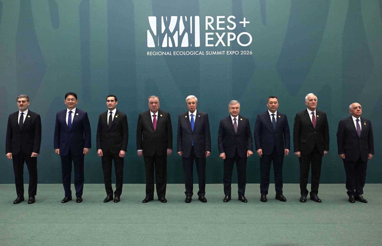 Президенты стран Центральной Азии на официальной фотосессии RES+EXPO 2026 в Астане