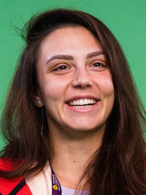 Жаклин Кристиан улыбается на пресс-интервью на турнире WTA