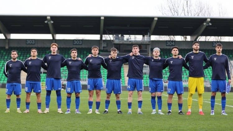 Петрокуб уходит в отрыв: итоги 5-го тура молдавской Суперлиги Молодёжная сборная Молдовы (U-21) выстроилась в линию перед матчем на стадионе в Кишинёве