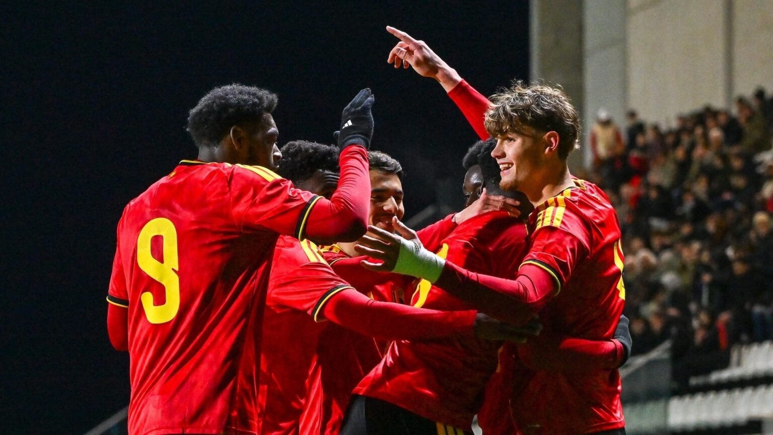 Юношеская сборная Грузии принимает Черногорию в отборе Евро U19 Игроки юношеской сборной Бельгии (U19) празднуют гол в квалификационном матче чемпионата Европы до 19 лет